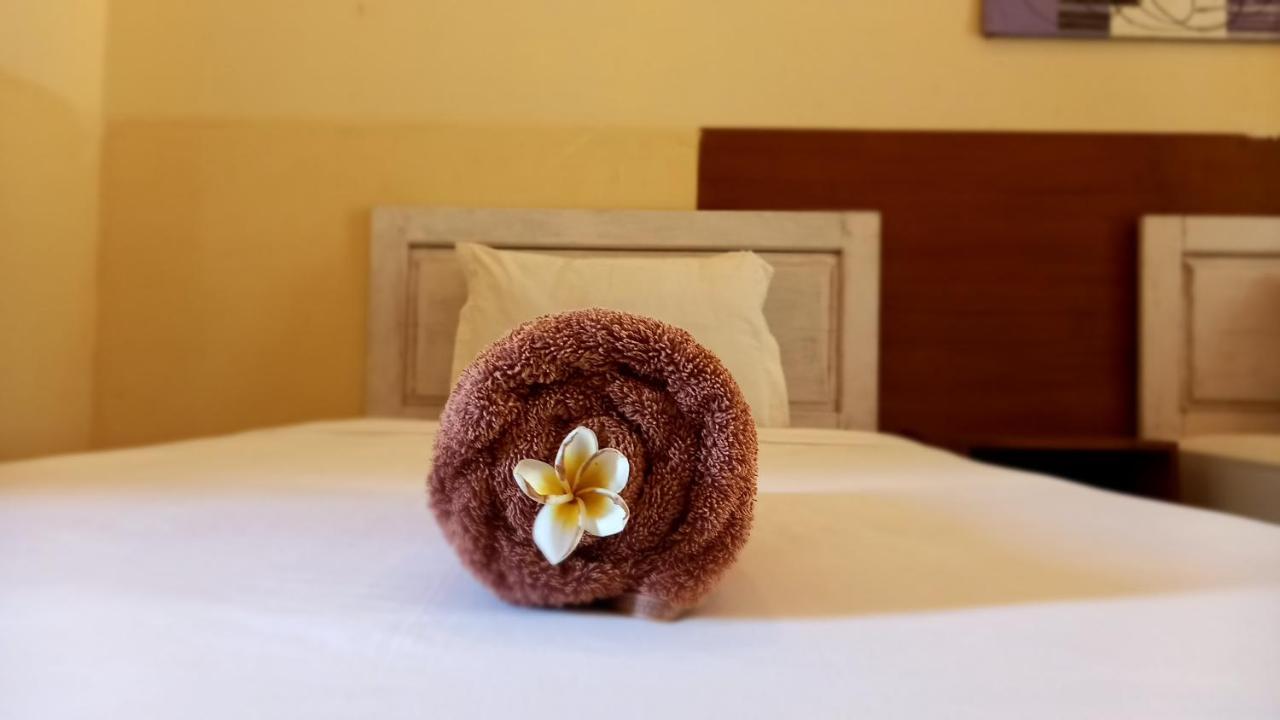 Wisma Bunda Gili Trawangan Exterior photo